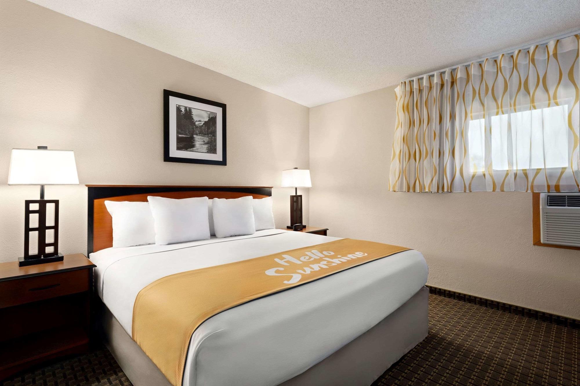 Days Inn By Wyndham Cortez Esterno foto