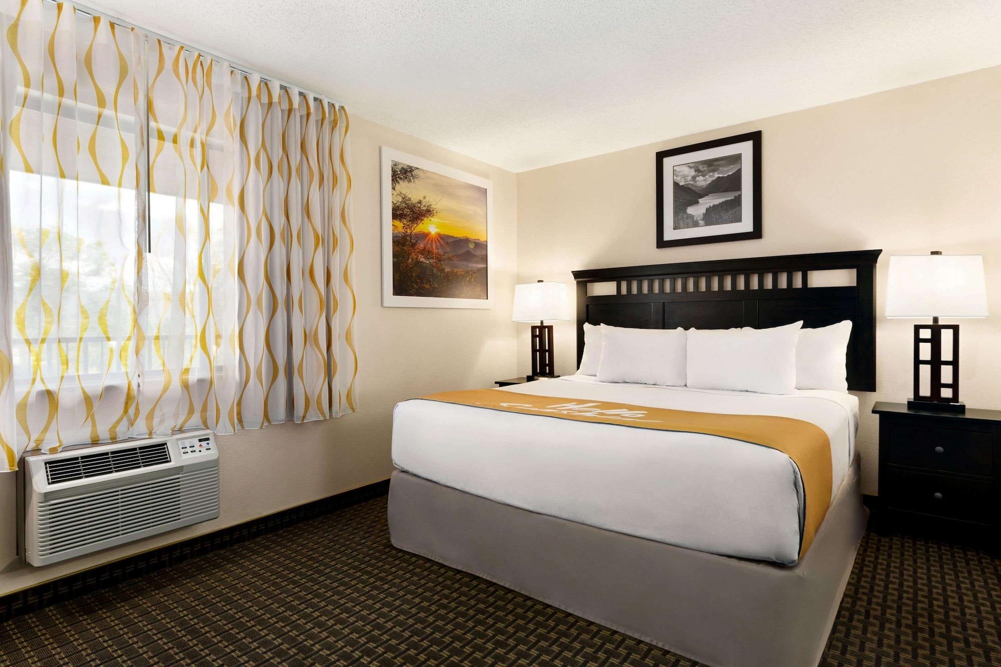 Days Inn By Wyndham Cortez Esterno foto