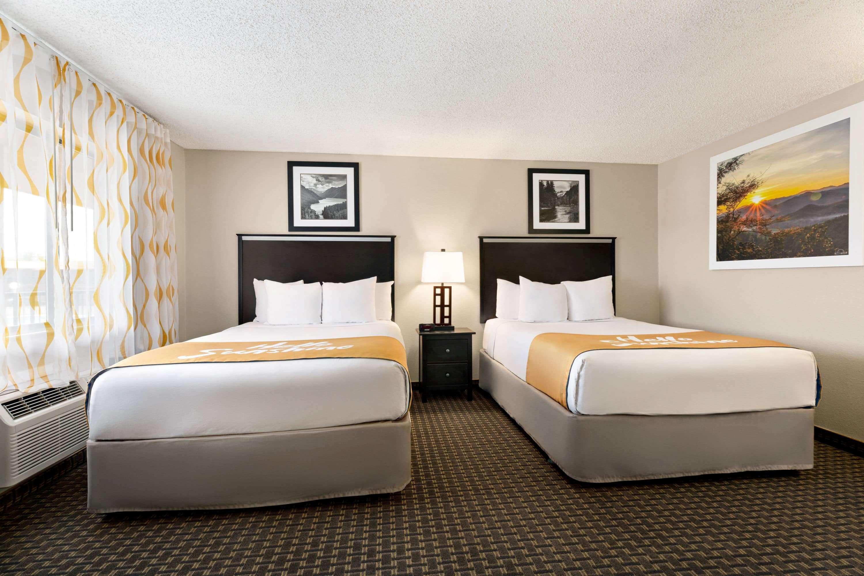 Days Inn By Wyndham Cortez Esterno foto