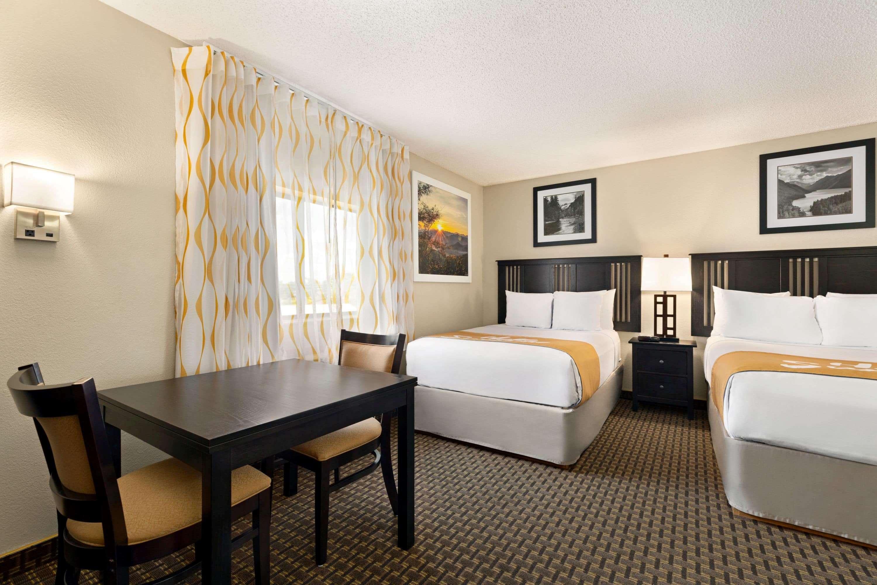 Days Inn By Wyndham Cortez Esterno foto