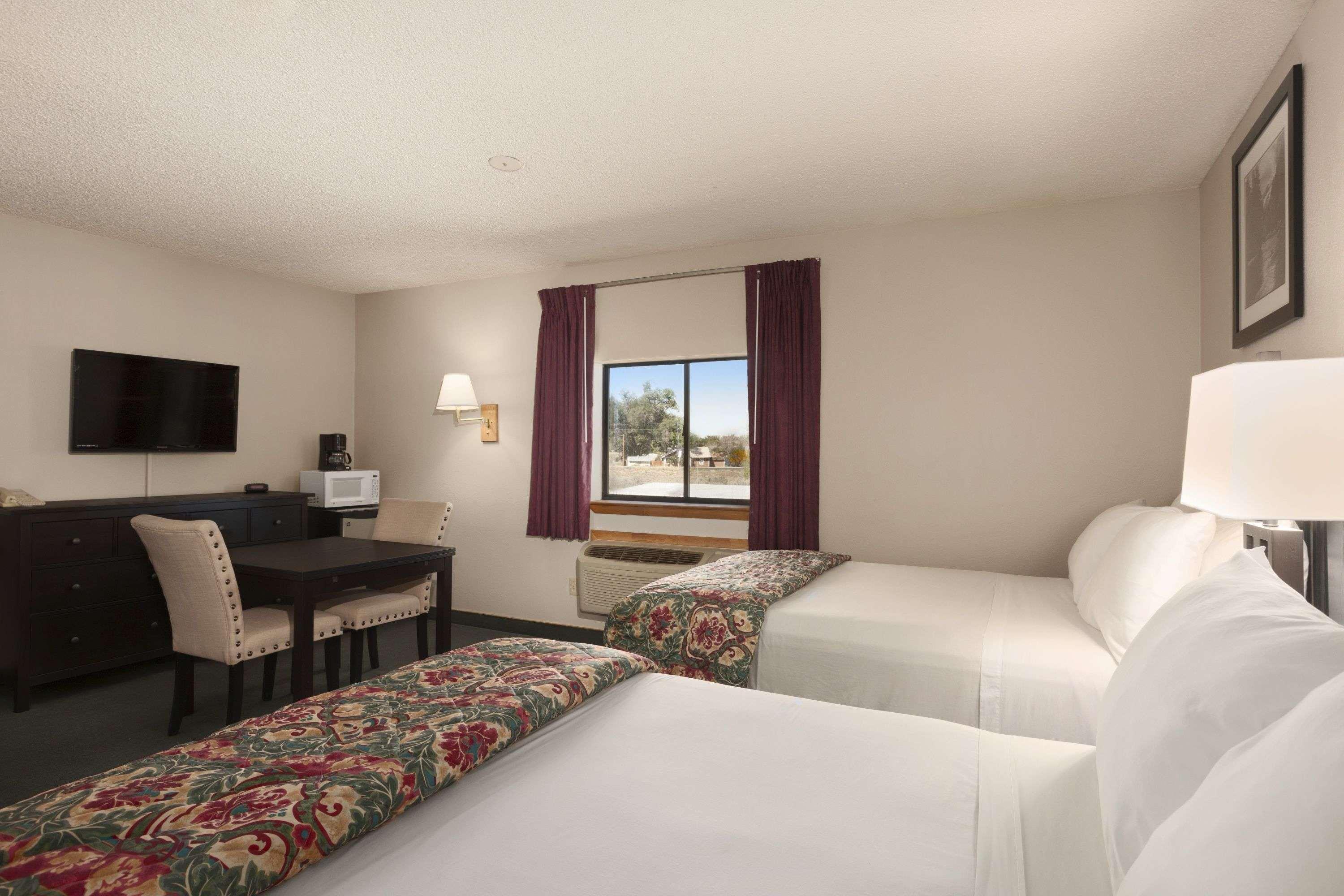 Days Inn By Wyndham Cortez Esterno foto