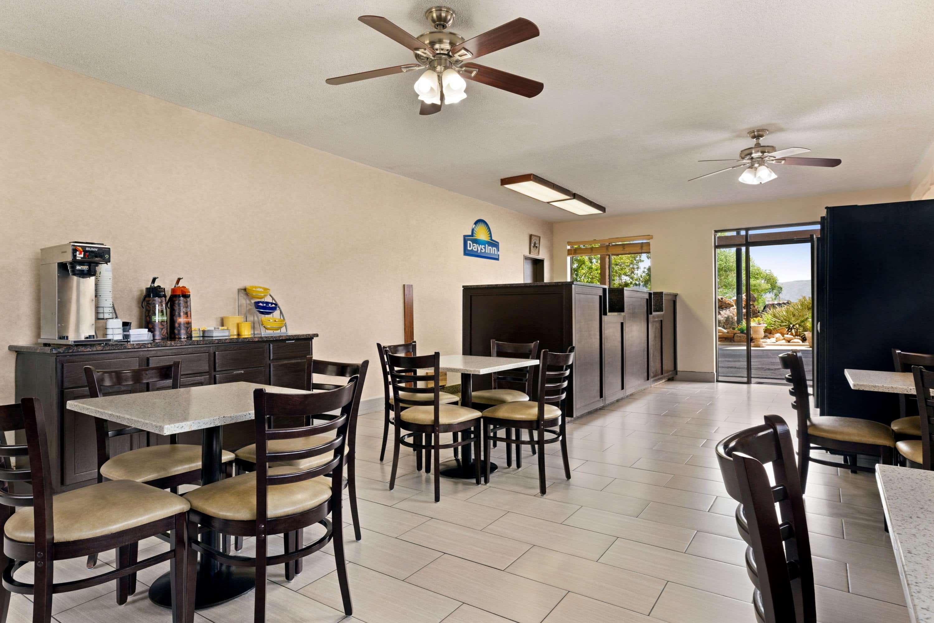 Days Inn By Wyndham Cortez Esterno foto