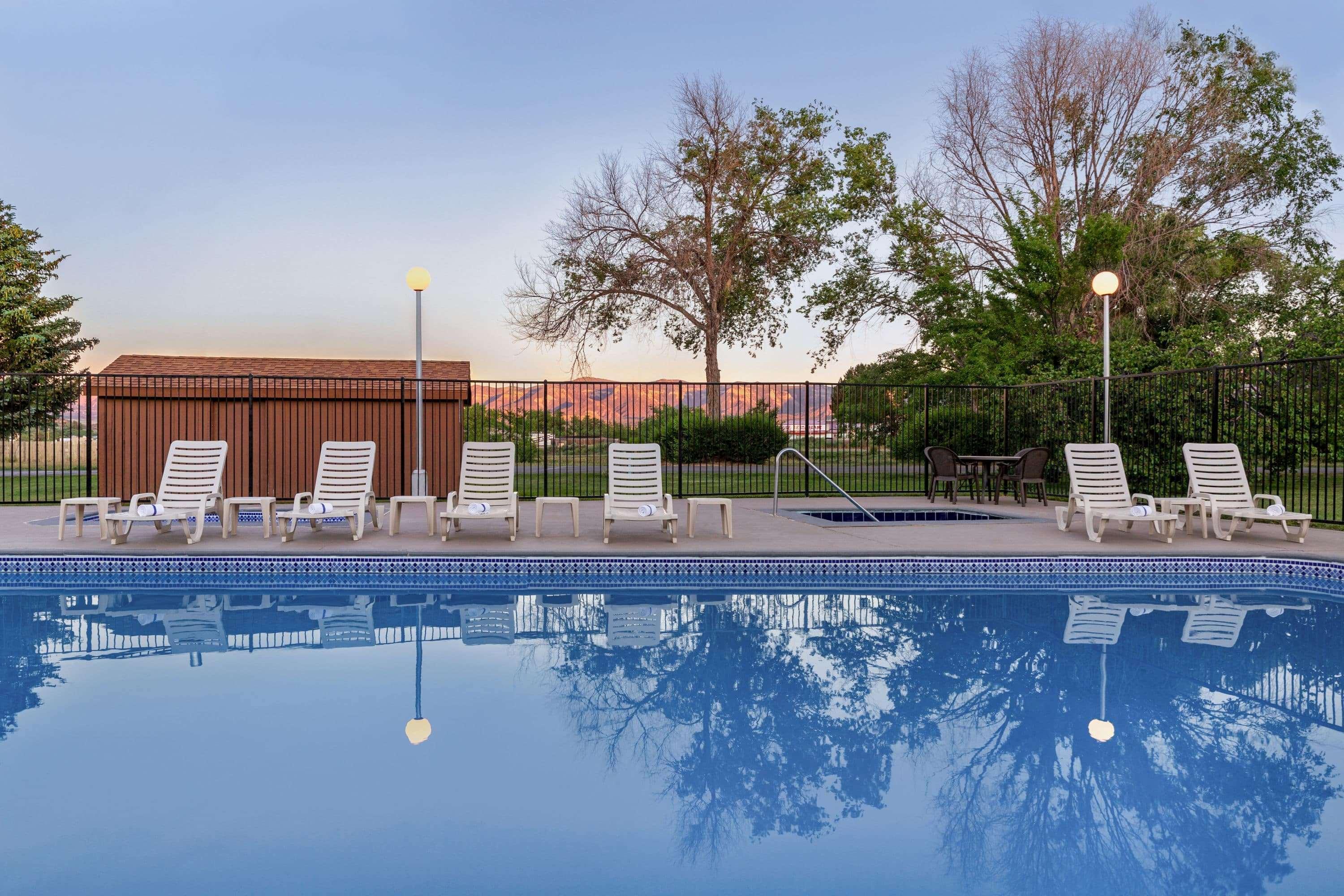 Days Inn By Wyndham Cortez Esterno foto
